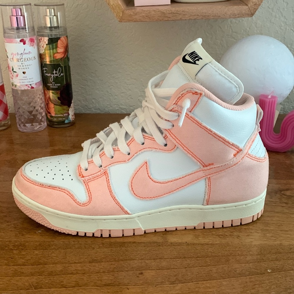 Pink nike dunks